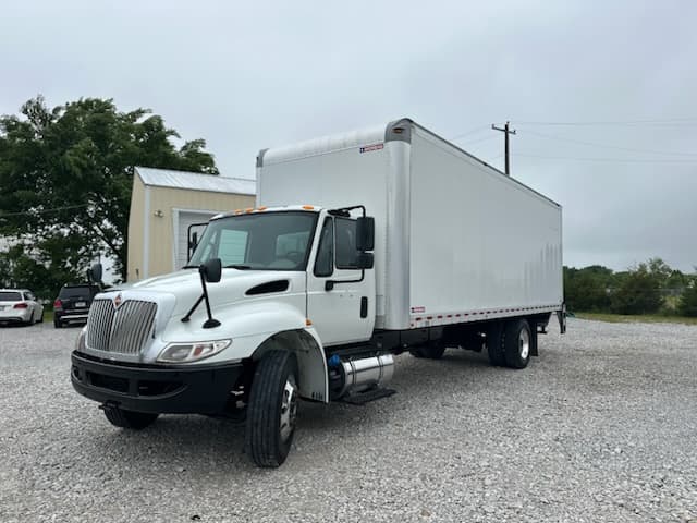 2019 International 4300 – 6 month/15,000 mile warranty Engine/Aftertreatment/trans/rears – Great financing available!!